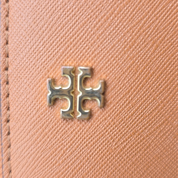 Tory Burch wallet wristlet - Picture 2 of 9